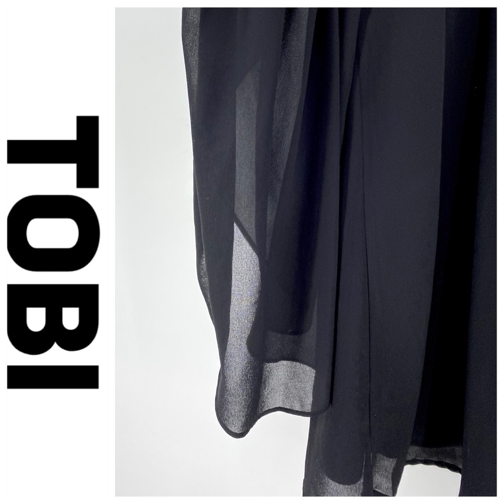 💕SALE💕 Tobi Black Swing Cold Shoulder Mini Dress - Picture 6 of 8